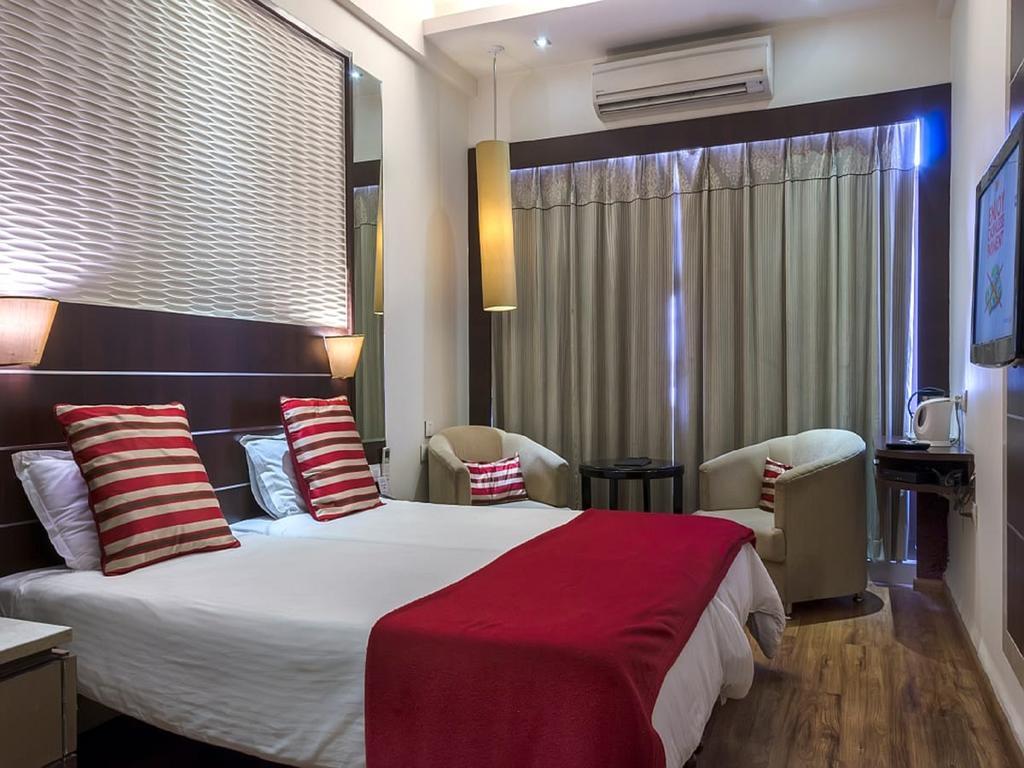 Surya Royal Hotel Кота Екстериор снимка