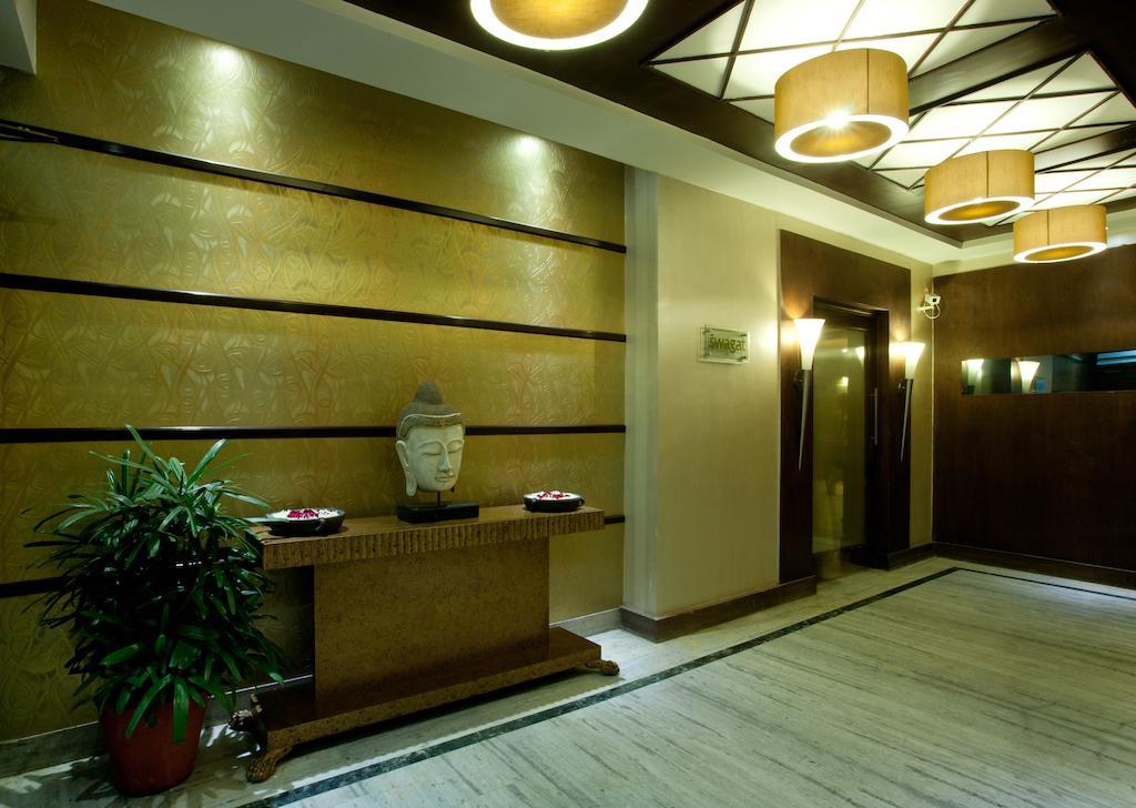 Surya Royal Hotel Кота Екстериор снимка